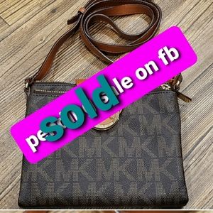 Crossbody purse